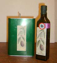Latta e bottiglia d'olio